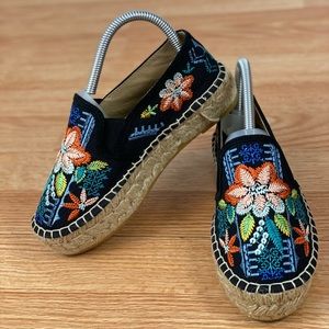 JOHNNY WAS Madrid Embroidered Flower Slip On Espadrille Black Shoe Size 36 / 6